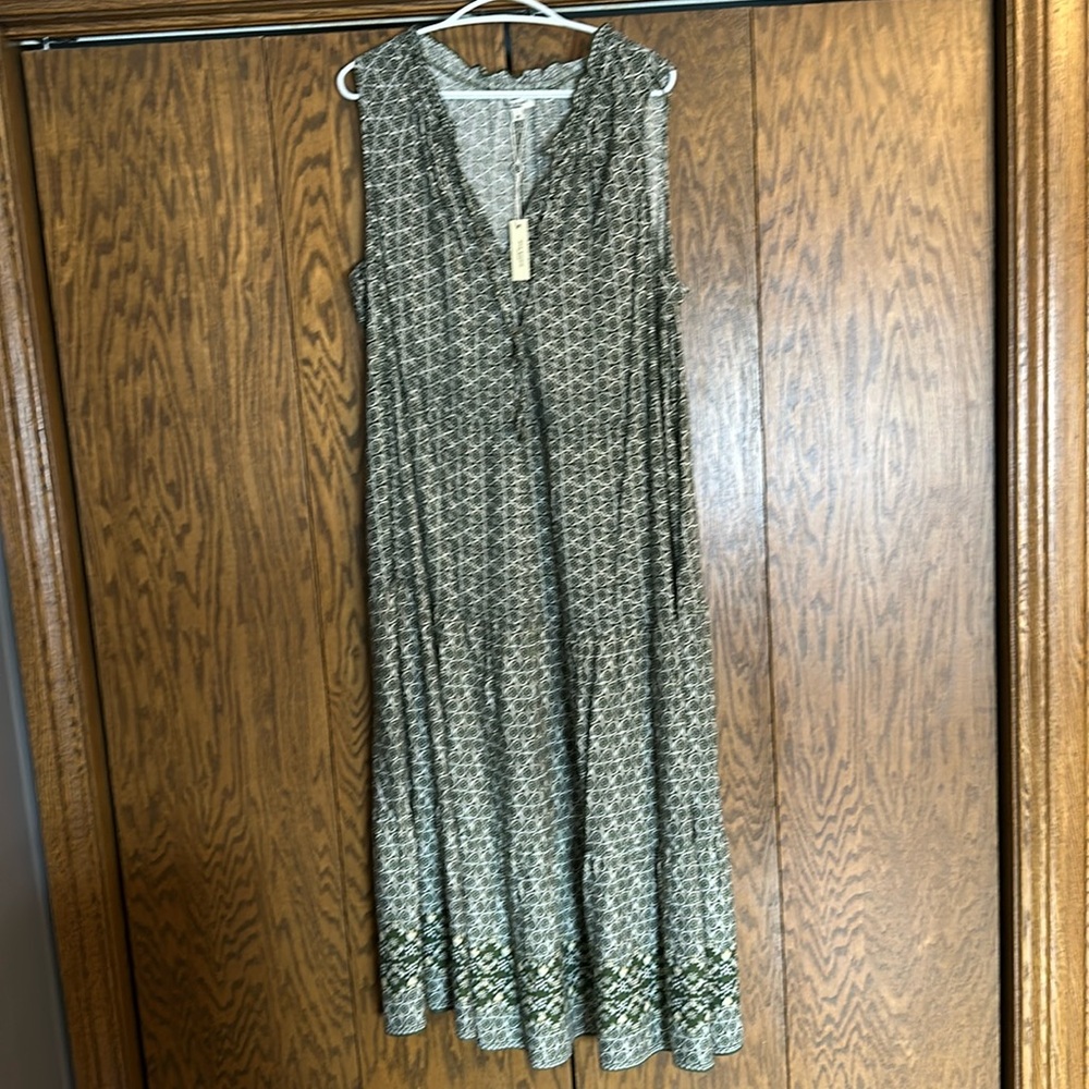 Max Studio Olive Green Patterned Sleeveless Maxi Dress